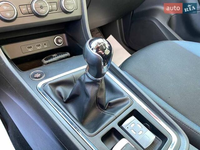 Сеат Ateca 2019 в Львове на Automoto.ua Белый Сеат Ateca, объемом двигателя 1.6 л и пробегом 215 тыс. км за 17500 $, фото 21 на Automoto.ua