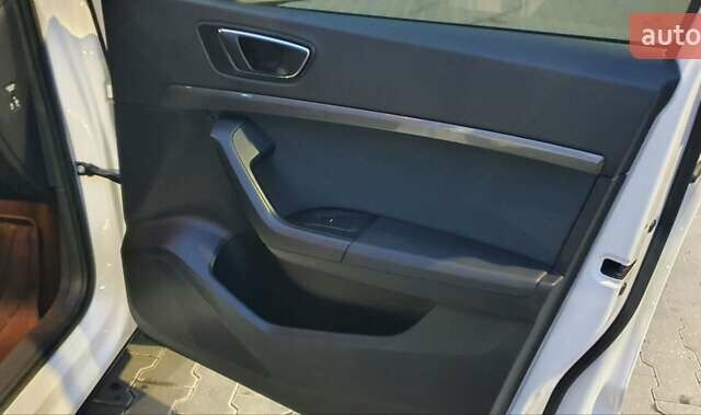 Белый Сеат Ateca, объемом двигателя 1.6 л и пробегом 196 тыс. км за 19150 $, фото 15 на Automoto.ua