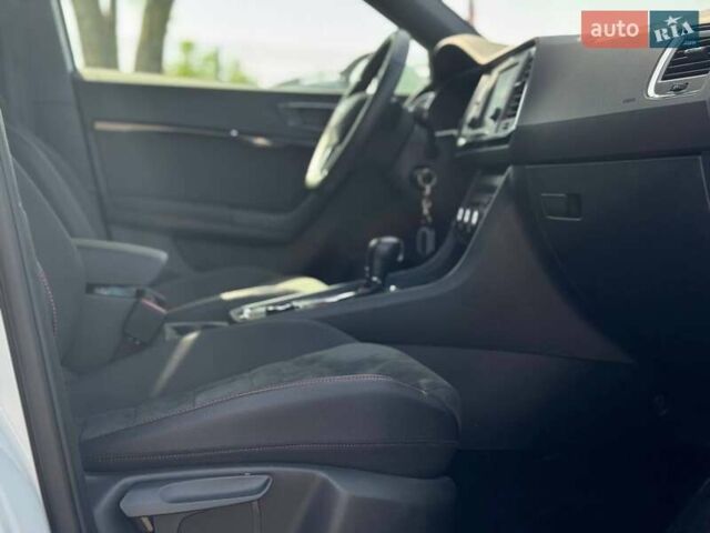 Белый Сеат Ateca, объемом двигателя 1.97 л и пробегом 24 тыс. км за 28000 $, фото 23 на Automoto.ua