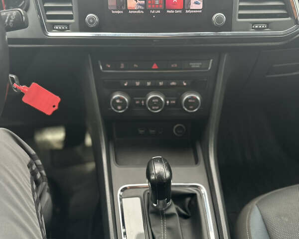 Белый Сеат Ateca, объемом двигателя 1.5 л и пробегом 90 тыс. км за 17999 $, фото 19 на Automoto.ua