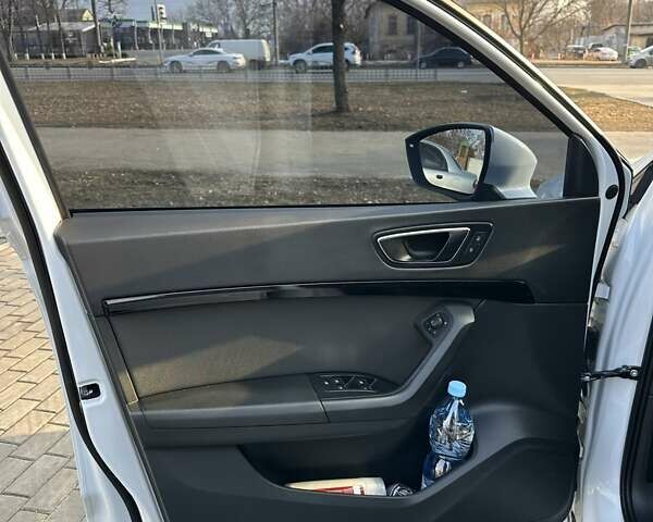 Белый Сеат Ateca, объемом двигателя 1.97 л и пробегом 101 тыс. км за 27500 $, фото 21 на Automoto.ua