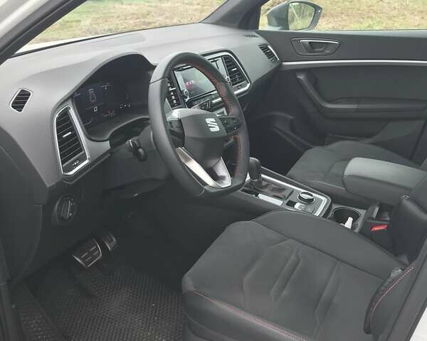 Белый Сеат Ateca, объемом двигателя 1.97 л и пробегом 5 тыс. км за 35500 $, фото 3 на Automoto.ua