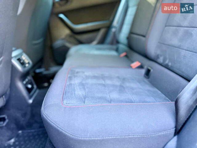 Черный Сеат Ateca, объемом двигателя 1.97 л и пробегом 231 тыс. км за 18750 $, фото 66 на Automoto.ua