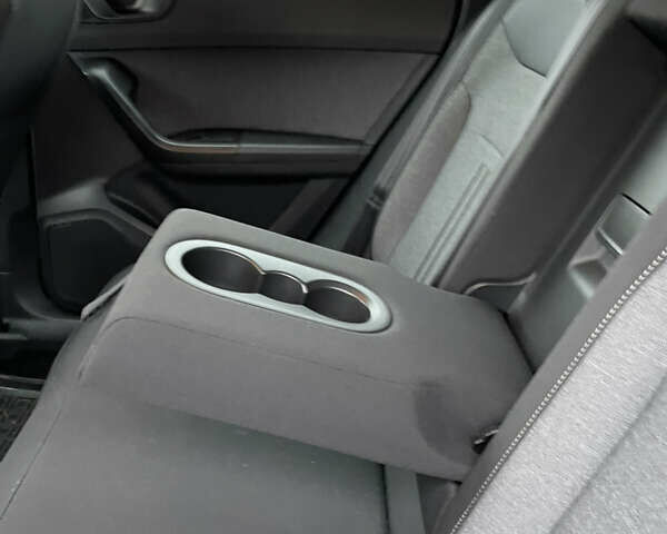 Черный Сеат Ateca, объемом двигателя 1.5 л и пробегом 74 тыс. км за 25000 $, фото 7 на Automoto.ua