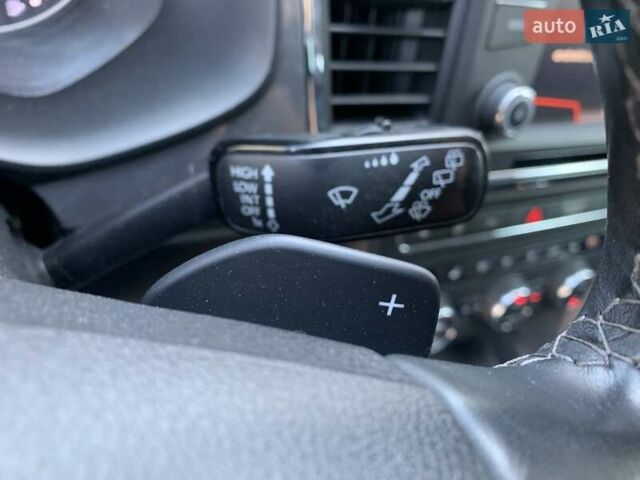 Красный Сеат Ateca, объемом двигателя 1.4 л и пробегом 101 тыс. км за 16700 $, фото 33 на Automoto.ua