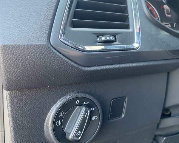 Красный Сеат Ateca, объемом двигателя 1.4 л и пробегом 101 тыс. км за 16700 $, фото 17 на Automoto.ua