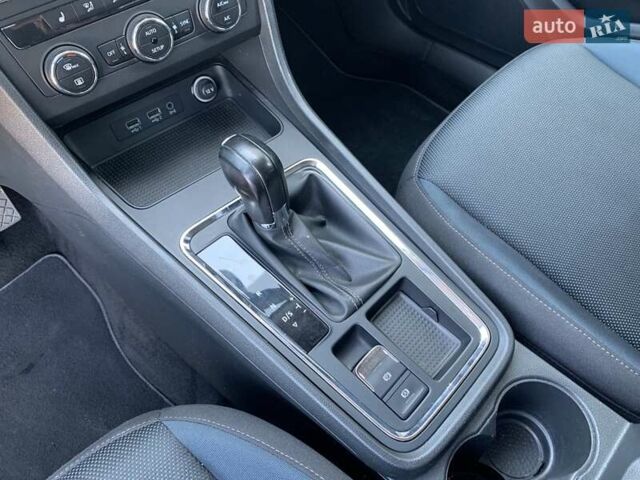 Красный Сеат Ateca, объемом двигателя 1.4 л и пробегом 101 тыс. км за 16700 $, фото 21 на Automoto.ua