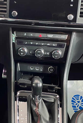 Красный Сеат Ateca, объемом двигателя 2 л и пробегом 184 тыс. км за 24950 $, фото 20 на Automoto.ua