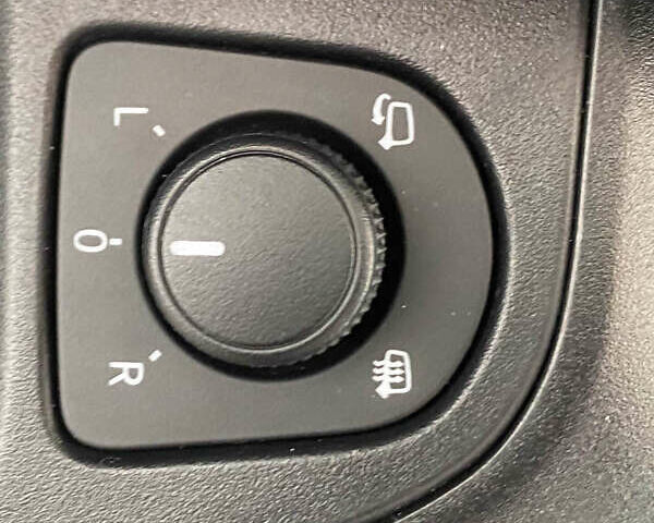 Красный Сеат Ateca, объемом двигателя 2 л и пробегом 184 тыс. км за 24950 $, фото 27 на Automoto.ua