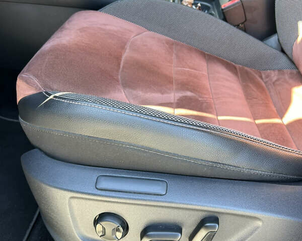 Серый Сеат Ateca, объемом двигателя 1.6 л и пробегом 205 тыс. км за 16500 $, фото 14 на Automoto.ua