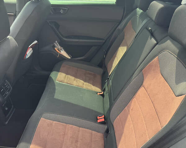 Серый Сеат Ateca, объемом двигателя 1.6 л и пробегом 205 тыс. км за 16500 $, фото 28 на Automoto.ua