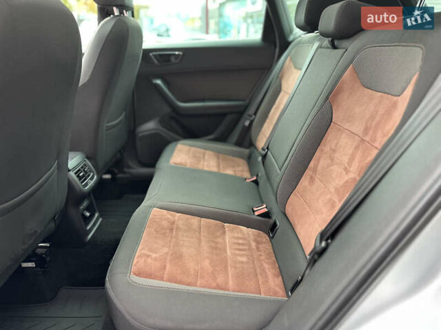 Сірий Сеат Ateca, об'ємом двигуна 1.6 л та пробігом 99 тис. км за 20500 $, фото 18 на Automoto.ua