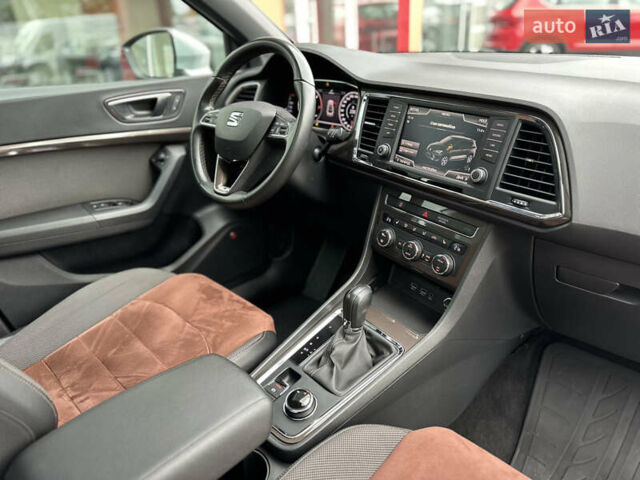 Сірий Сеат Ateca, об'ємом двигуна 1.6 л та пробігом 99 тис. км за 20500 $, фото 16 на Automoto.ua