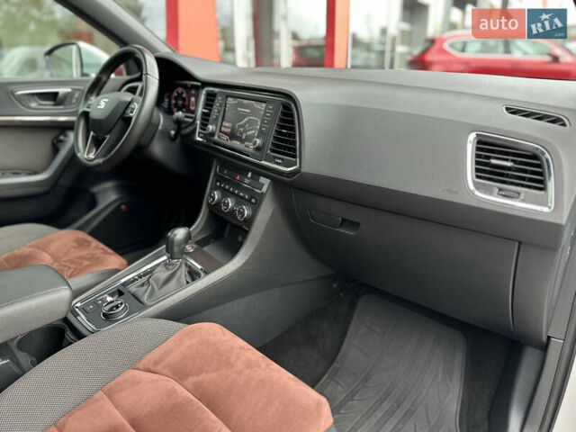 Сірий Сеат Ateca, об'ємом двигуна 1.6 л та пробігом 99 тис. км за 20500 $, фото 17 на Automoto.ua