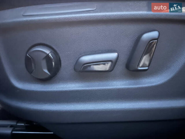 Серый Сеат Ateca, объемом двигателя 1.6 л и пробегом 84 тыс. км за 21000 $, фото 24 на Automoto.ua