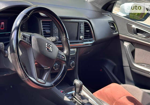 Сірий Сеат Ateca, об'ємом двигуна 1.6 л та пробігом 130 тис. км за 17700 $, фото 5 на Automoto.ua