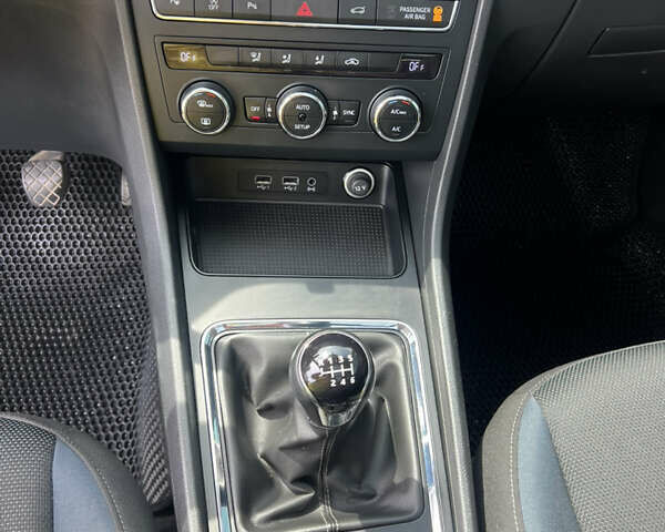 Серый Сеат Ateca, объемом двигателя 1.6 л и пробегом 268 тыс. км за 17000 $, фото 14 на Automoto.ua