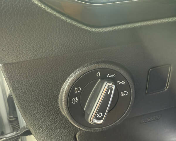 Серый Сеат Ateca, объемом двигателя 1.6 л и пробегом 185 тыс. км за 19500 $, фото 16 на Automoto.ua