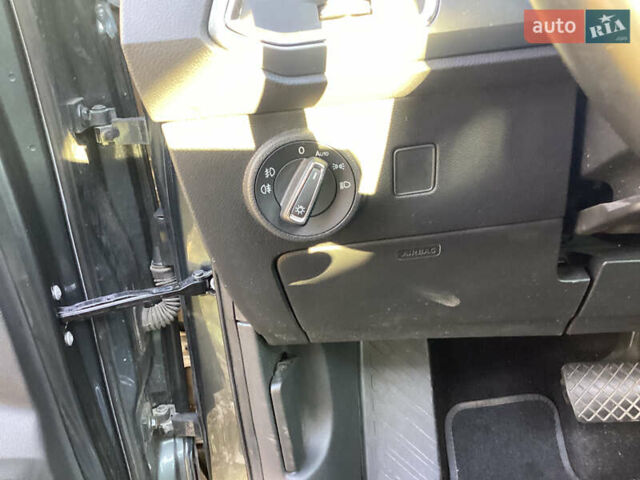 Серый Сеат Ateca, объемом двигателя 1.6 л и пробегом 62 тыс. км за 23500 $, фото 23 на Automoto.ua