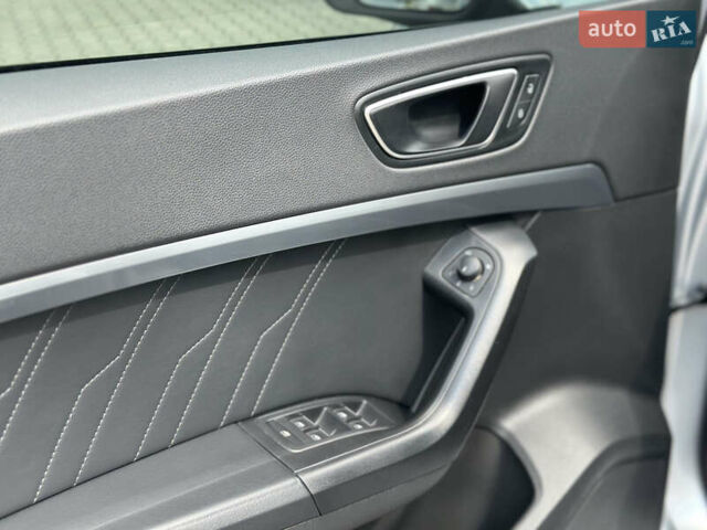 Серый Сеат Ateca, объемом двигателя 1.5 л и пробегом 61 тыс. км за 22000 $, фото 11 на Automoto.ua