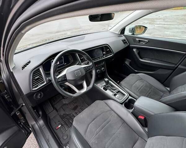 Серый Сеат Ateca, объемом двигателя 1.4 л и пробегом 31 тыс. км за 29500 $, фото 2 на Automoto.ua