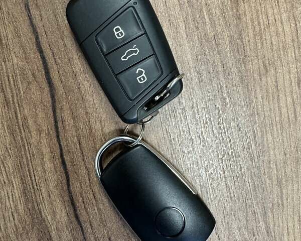 Сірий Сеат Ateca, об'ємом двигуна 1.4 л та пробігом 31 тис. км за 29000 $, фото 14 на Automoto.ua