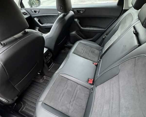 Серый Сеат Ateca, объемом двигателя 1.4 л и пробегом 31 тыс. км за 29500 $, фото 18 на Automoto.ua