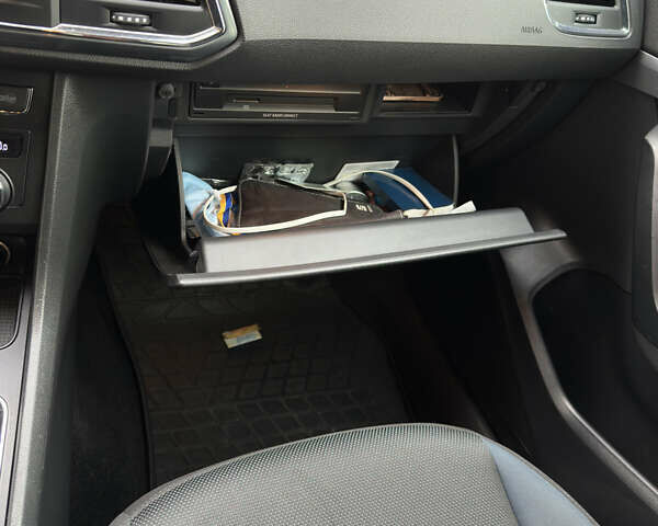 Синий Сеат Ateca, объемом двигателя 1.4 л и пробегом 60 тыс. км за 19200 $, фото 23 на Automoto.ua