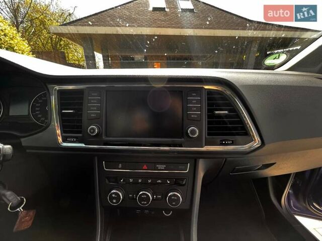 Синий Сеат Ateca, объемом двигателя 1.6 л и пробегом 35 тыс. км за 13900 $, фото 5 на Automoto.ua