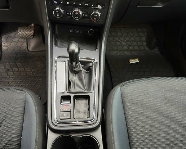 Синий Сеат Ateca, объемом двигателя 1.4 л и пробегом 60 тыс. км за 19200 $, фото 24 на Automoto.ua