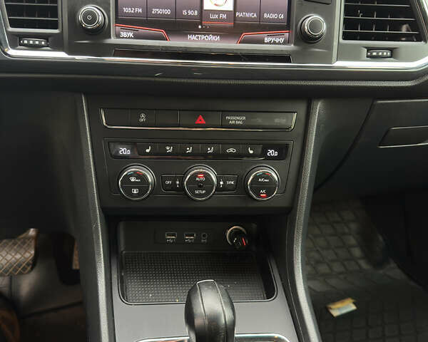 Синий Сеат Ateca, объемом двигателя 1.4 л и пробегом 60 тыс. км за 19200 $, фото 27 на Automoto.ua