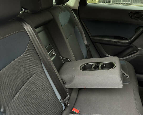 Синий Сеат Ateca, объемом двигателя 1.4 л и пробегом 60 тыс. км за 19200 $, фото 33 на Automoto.ua