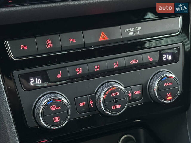 Синий Сеат Ateca, объемом двигателя 2 л и пробегом 196 тыс. км за 21800 $, фото 35 на Automoto.ua