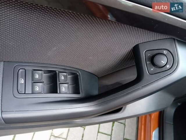 Помаранчевий Сеат Ateca, об'ємом двигуна 1.4 л та пробігом 69 тис. км за 20900 $, фото 9 на Automoto.ua
