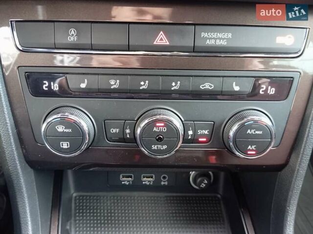 Помаранчевий Сеат Ateca, об'ємом двигуна 1.4 л та пробігом 69 тис. км за 20900 $, фото 17 на Automoto.ua