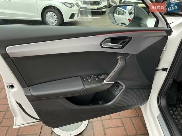 Белый Сеат Leon Sportstourer, объемом двигателя 1.5 л и пробегом 2 тыс. км за 30806 $, фото 7 на Automoto.ua