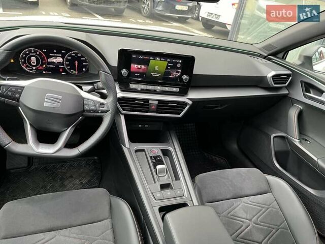 Белый Сеат Leon Sportstourer, объемом двигателя 1.5 л и пробегом 2 тыс. км за 30806 $, фото 6 на Automoto.ua
