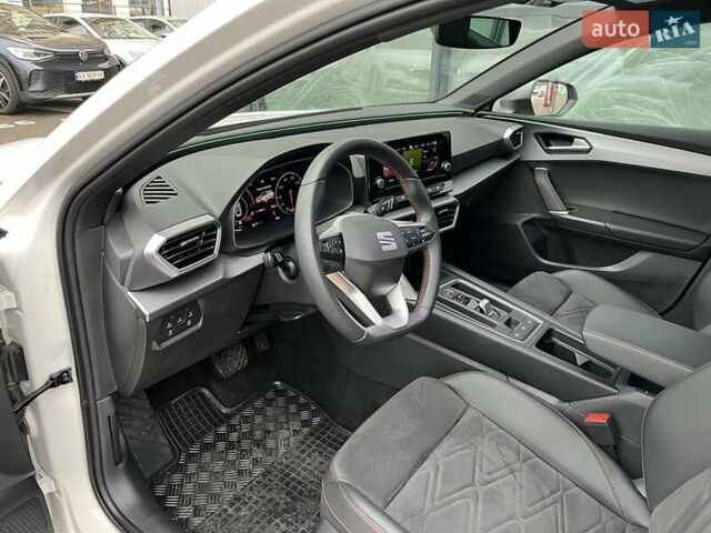 Белый Сеат Leon Sportstourer, объемом двигателя 1.5 л и пробегом 2 тыс. км за 30806 $, фото 8 на Automoto.ua