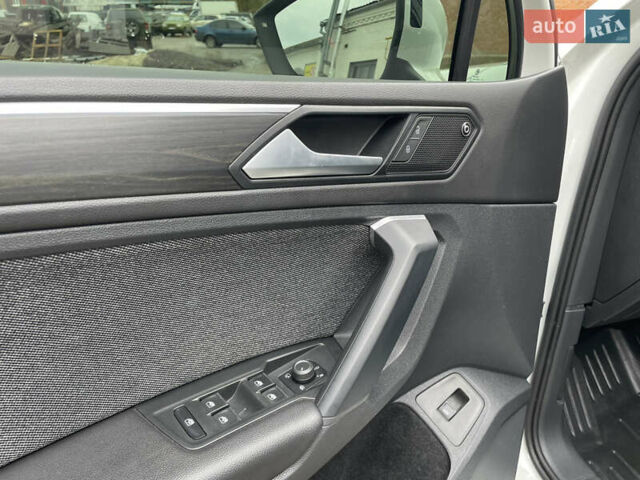 Белый Сеат Tarraco, объемом двигателя 2 л и пробегом 201 тыс. км за 26500 $, фото 33 на Automoto.ua