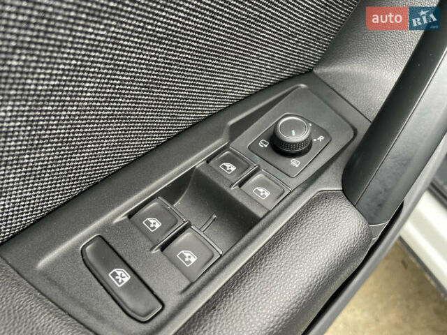 Белый Сеат Tarraco, объемом двигателя 2 л и пробегом 201 тыс. км за 26500 $, фото 35 на Automoto.ua