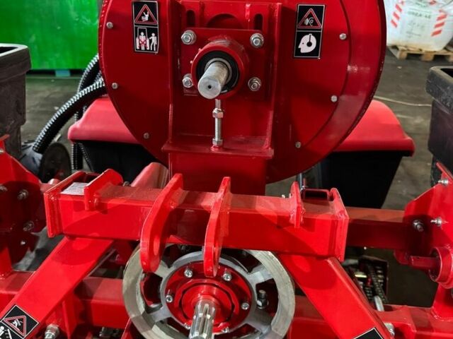 Красный СК Другая, объемом двигателя 0 л и пробегом 0 тыс. км за 232900 $, фото 3 на Automoto.ua