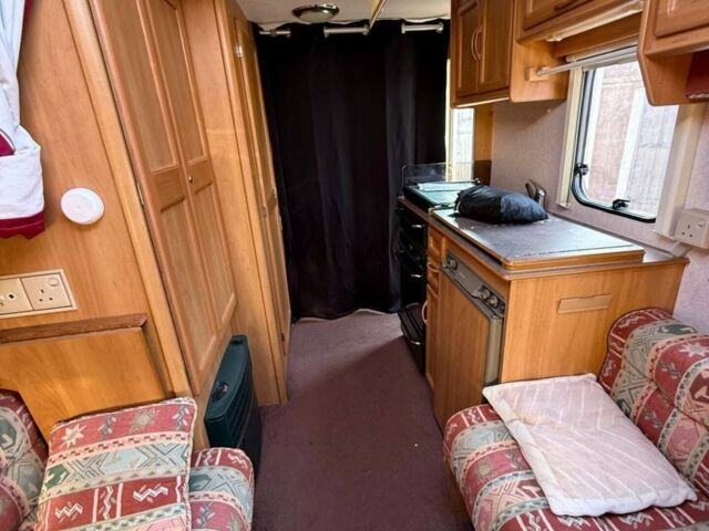 Белый СВИФТ Свифт, объемом двигателя 0 л и пробегом 30 тыс. км за 6000 $, фото 26 на Automoto.ua
