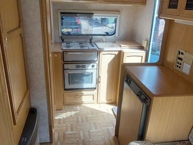 Белый СВИФТ Свифт, объемом двигателя 0 л и пробегом 0 тыс. км за 7990 $, фото 3 на Automoto.ua