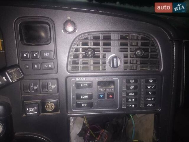 Чорний Сааб 9-3, об'ємом двигуна 2 л та пробігом 373 тис. км за 1400 $, фото 2 на Automoto.ua