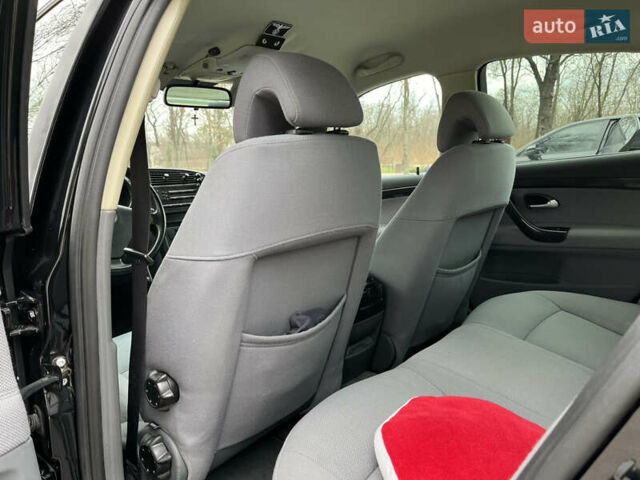 Черный Сааб 9-3, объемом двигателя 2.2 л и пробегом 340 тыс. км за 4700 $, фото 5 на Automoto.ua