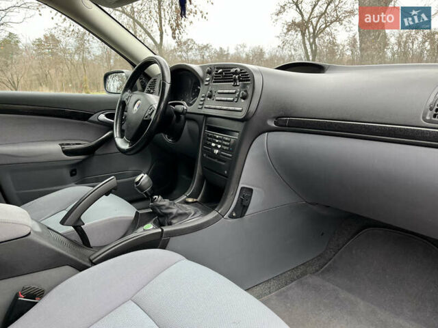 Черный Сааб 9-3, объемом двигателя 2.2 л и пробегом 340 тыс. км за 4700 $, фото 4 на Automoto.ua