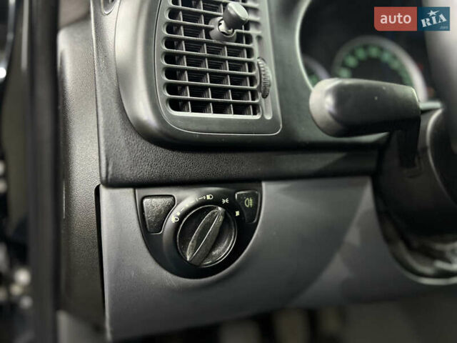 Сааб 9-3 2005 в Киеве на Automoto.ua Черный Сааб 9-3, объемом двигателя 1.8 л и пробегом 267 тыс. км за 4990 $, фото 29 на Automoto.ua