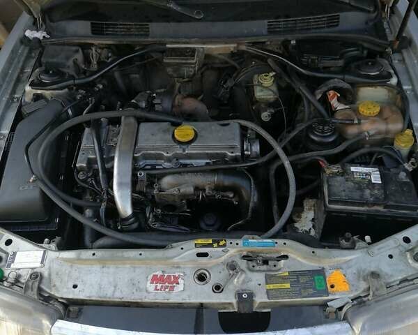 Серый Сааб 9-3, объемом двигателя 2.2 л и пробегом 350 тыс. км за 871 $, фото 4 на Automoto.ua