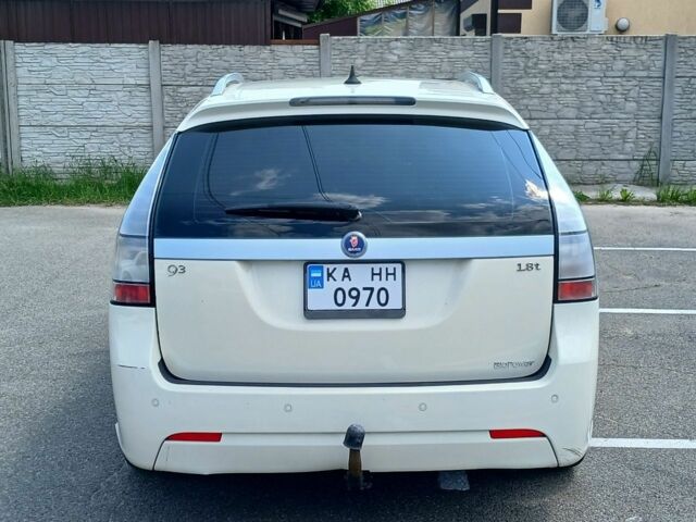 Белый Сааб 9-3 X, объемом двигателя 2 л и пробегом 275 тыс. км за 5700 $, фото 2 на Automoto.ua