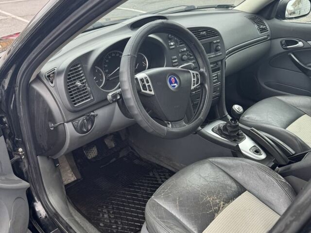 Черный Сааб 9-3 X, объемом двигателя 2.2 л и пробегом 274 тыс. км за 2500 $, фото 4 на Automoto.ua